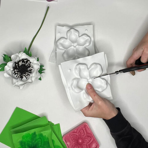 Blue Anemone Handheld Kit - Bloom & Shape (3 Flowers)