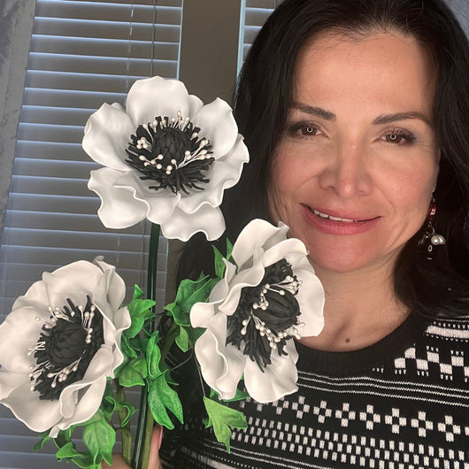 White Anemone Handheld Kit - Bloom & Shape (3 Flowers) - amazinggiantflowers